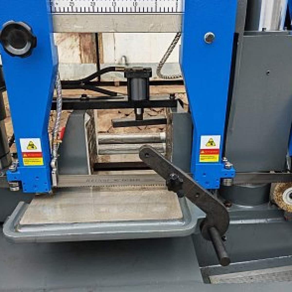 Ленточнопильный станок по металлу под углом 90° MetalTec BS 400 CH ...